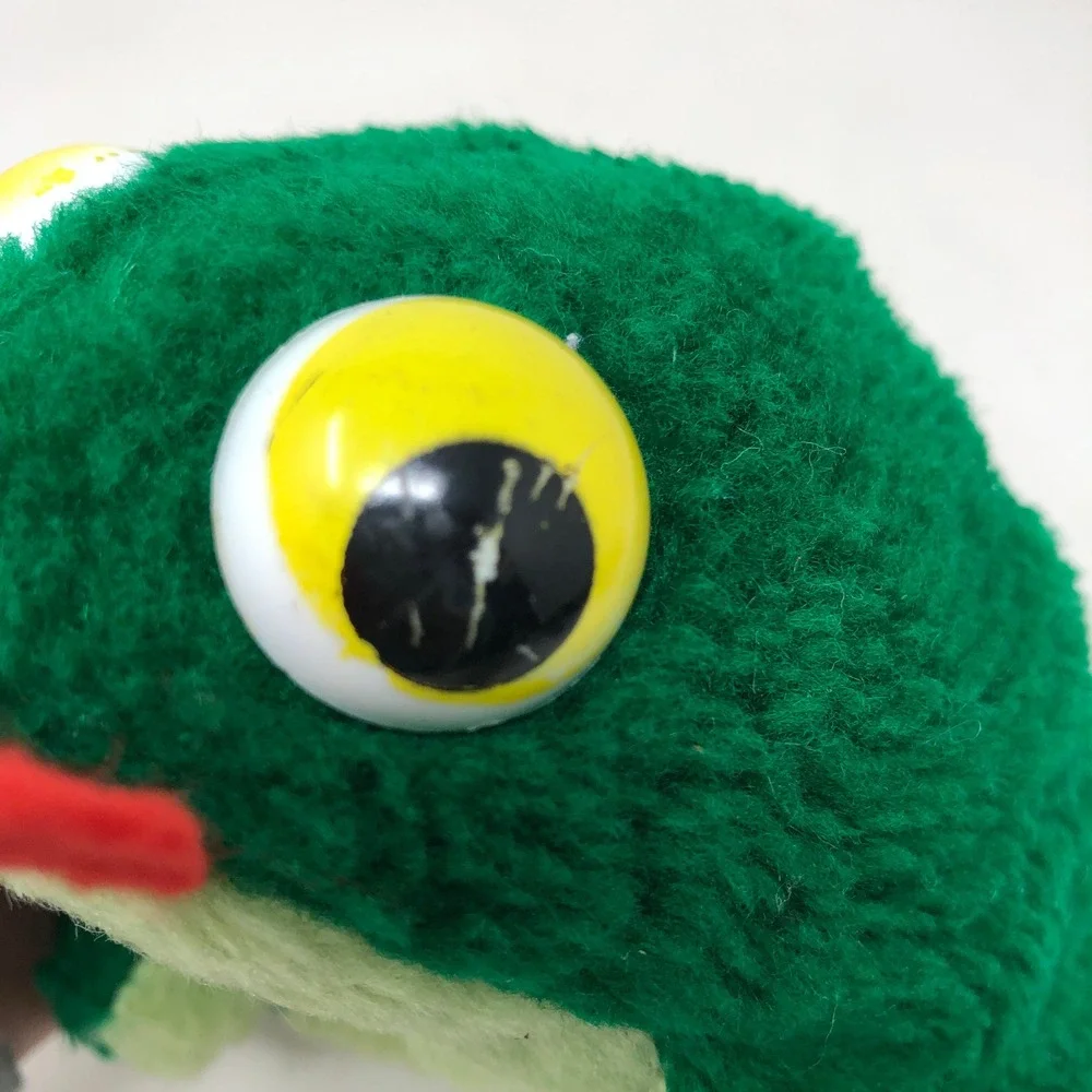 Vintage Russ Fleegle Frog Plush Green Nut Shell Stuffed‎ Animal 149